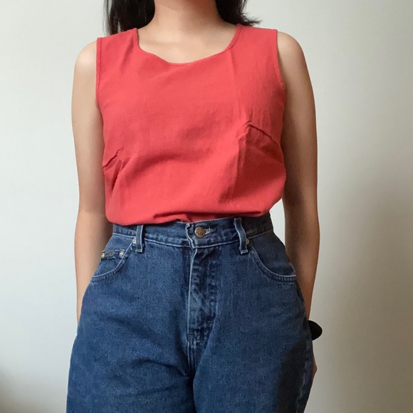 Sleeveless Linen Top - Picture 5 of 5